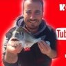 Balığa fısıldayan adam
